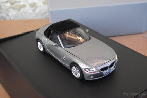 1:43 BMW - 4