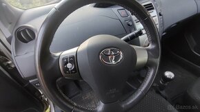 Toyota Yaris - 4