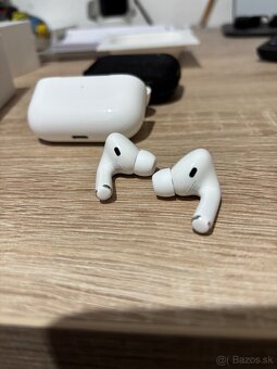 Apple AirPods pro - 4