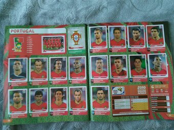 Predám plný album nálepiek PANINI 2010 MS v JAR - 4