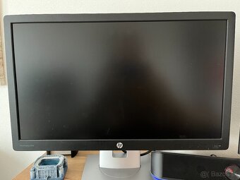 Predám DELL Precision T3600 + monitor a klavesnic - 4