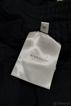 GIVENCHY TEPLAKY 1 - 4