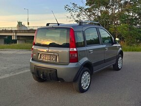 Fiat Panda 4x4 1,2 benzín 51kw • 2011 • 124 311 KM • - 4