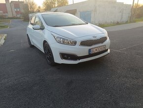 Kia Ceed 1,4i,5dv.,r.2017,200...km - 4