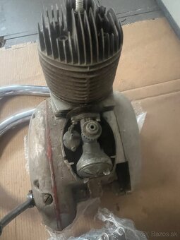 Prodam motor Jawa 250/353 a valec po Go. Nadrz - 4