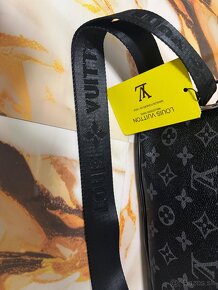 Louis Vuitton Shoulder Bag Taška - 4