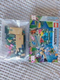 Predam lego Minecraft 21180 - 4