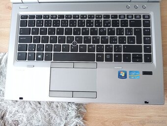 HP elitebook 8470p / 4gb ram / Intel core i5 / ssd / Win 7 - 4