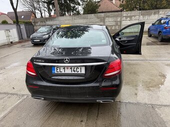 Mersedes Benz E300 - 4