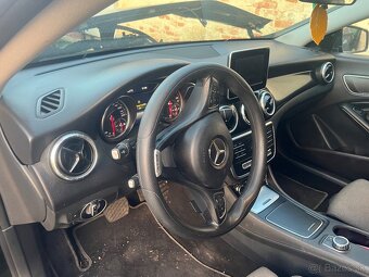 Mercedes -Benz CLA 200d HAVAROVANE - 4