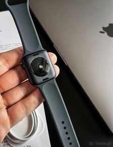 Apple Watch SE 2 (2023) 40mm Midnight - neaktivované - 4