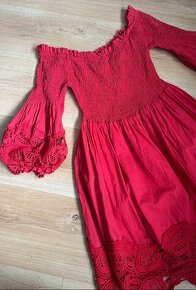 Krásne červené šaty - 4