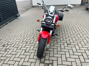 Suzuki Intruder M800 - 4