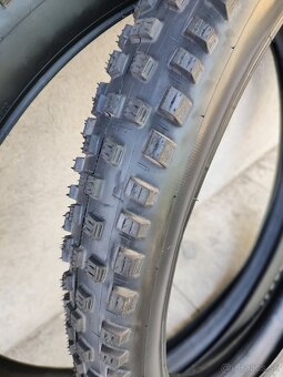 Schwalbe 27,5 ×2,80 aj z dušami - 4