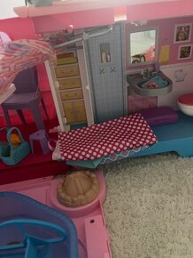 Barbie karavan XXL s bazénom - 4