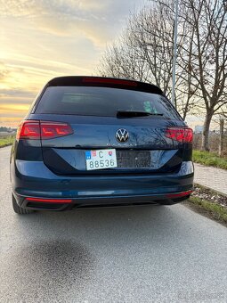 VW Passat B8 2.0 TDI DSG (Model 2022) – TOP STAV, BOHATÁ VÝB - 4