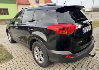 Toyota Rav4 2,0 I 112KW AT. 4X4 TAŽNÉ benzín automat 112 kw - 4