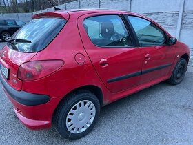 Peugeot 206 1.4 KFW - díly z vozu - 4