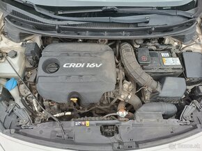 Hyundai i30 combi 1,6 crdi - 4