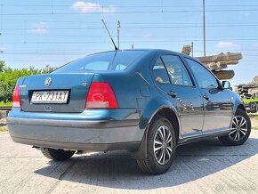 Volkswagen Bora 1.6i - 4