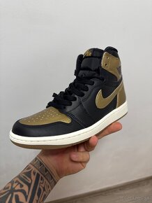 NIKE Jordan Retro High Gold metallic Gold 40 - 4