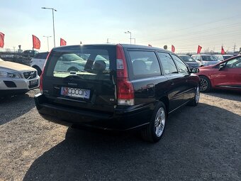 Volvo V70 D5 Momentum - 4