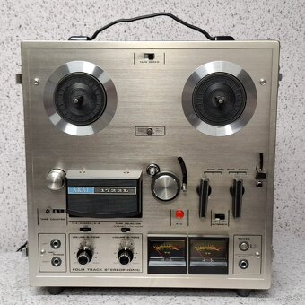 REEL TO REEL / AKAI 1722L / FOUR TRACK STEREOPHONIC - 4