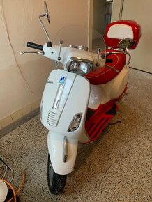 Predám skúter Vespa S50 2T prvý majiteľ - 4