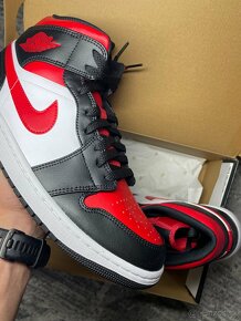 Jordan 1 Mid Alternate Bred 44 - 4