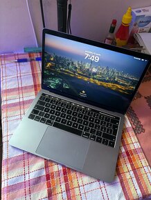 Apple MacBook Pro 13 - 4