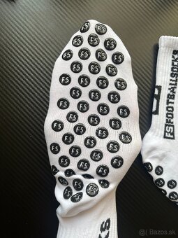 Protišmykové ponožky - grip football sock - 4