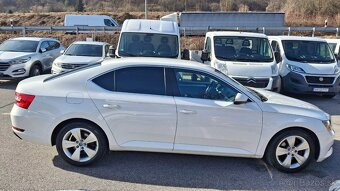 Škoda Superb 1.6 TDI Ambition DSG - 4