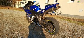 Yamaha YZF R1 - 4