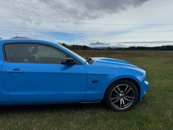 Ford Mustang GT 2010 - 4