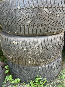 225/40R18.  Zimne 5.8mm - 4