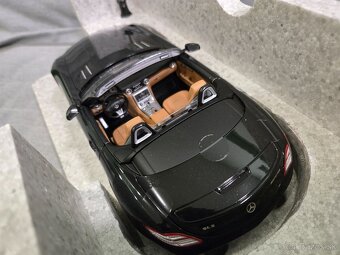 Mercedes Benz SLS roadster 1:18 Minichamps - 4