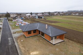 NA PREDAJ 4 IZBOVÝ BUNGALOV S MOŽNOSŤOU DOKONČENIA DO HOLODO - 4