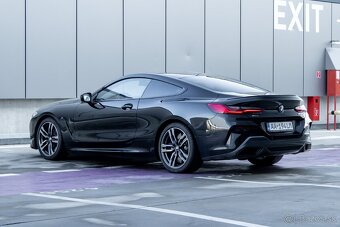 BMW 850i - 4