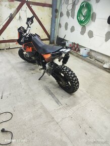 KTM 690SM LC4 - 4