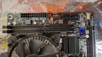 GIGABYTE H110M-S2V + i5-6500 + RAM 8GB - 4