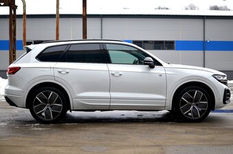 |REZERVOVANÉ| Volkswagen Touareg R-Line 3.0 TDI Záruka |DPH| - 4