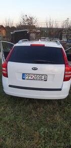 Predám KIA Ceed Hatchback 1.4(77kW) r.v.2008 - 4