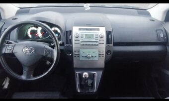 Toyota Corolla Verso 2,2 - 4