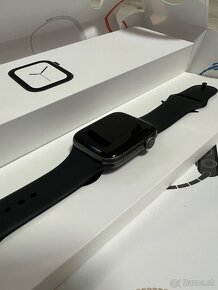 Apple Watch series 4/44mm - 4