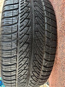 2x Zimne Goodyear Ultragrip 225/40 r18 - 4