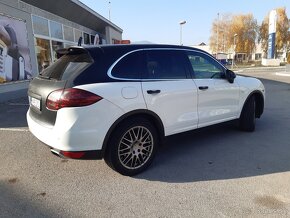 Porsche Cayenne - 4