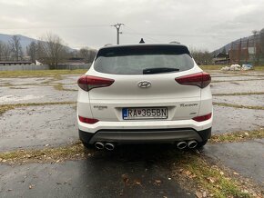 Hyundai Tucson 2.0 Premium - 4