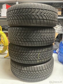 Dunlop wintersport 4D 215/55R18 - 4