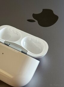 Náhradny Charging Case Apple Airpods Pro - 4