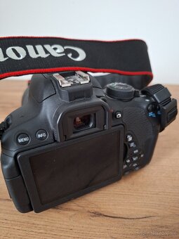 Canon EOS700D s príslušenstvom - 4